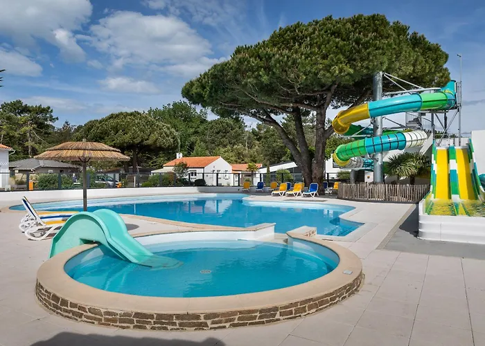 营地 Domaine Des Salins